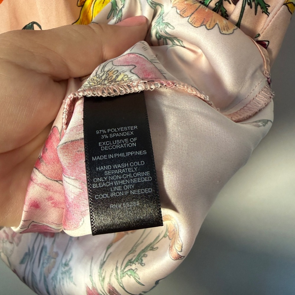 Express Womens XS Pink Floral V-Neck Cap Sleeve Lace Shoulder Blouse Top - Picture 3 of 3